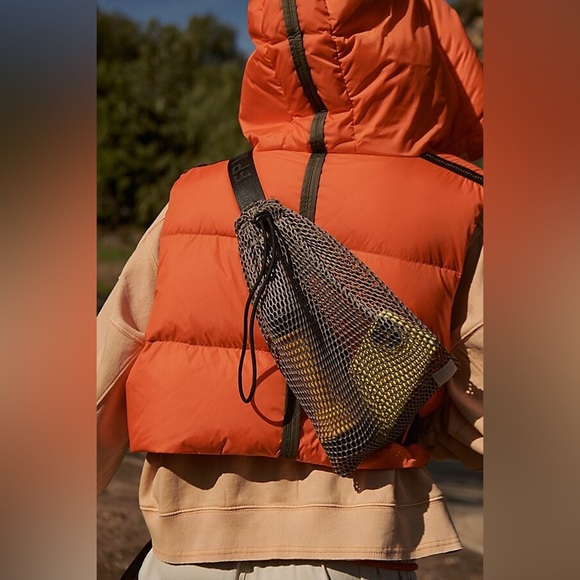 FP Movement Mini Mesh Sling Bag | One Size - Picture 4 of 10